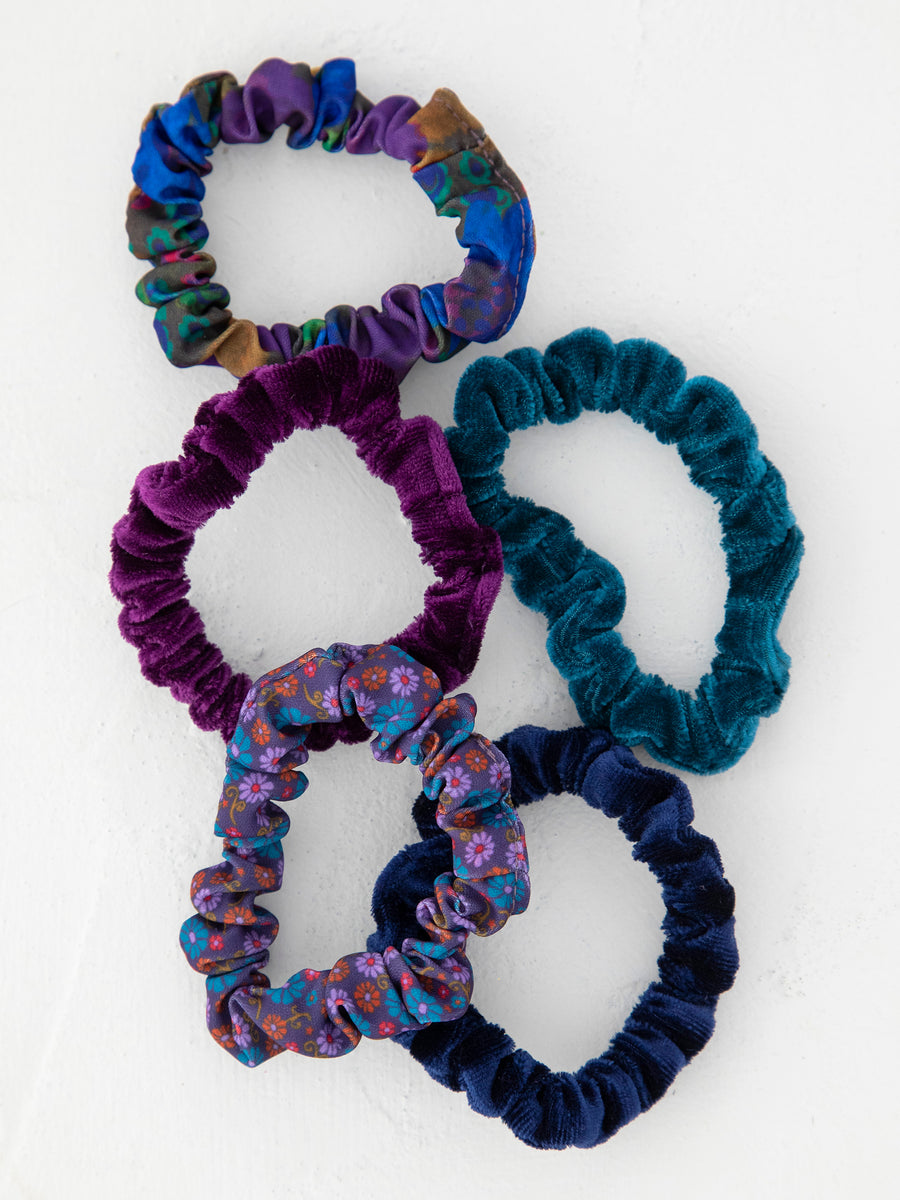 DARK BLUE PRINT/SOLID SCRUNCHIES - HDBN433